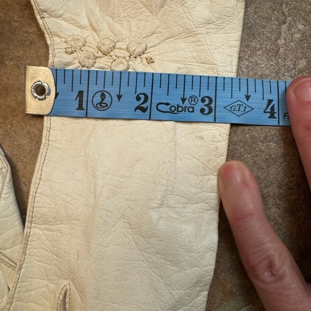 VINTAGE White Leather Kid Gloves Driving Women’s Washable Size 6.5 SM Costume